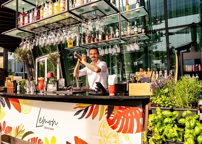 Scalaria Sunset Wing (Adults Only)